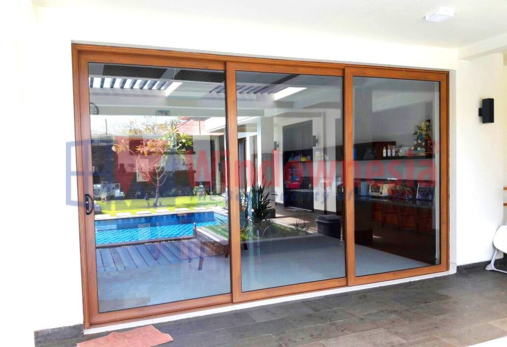 Pintu Sliding Aluminium 3 Daun Warna Motif Kayu