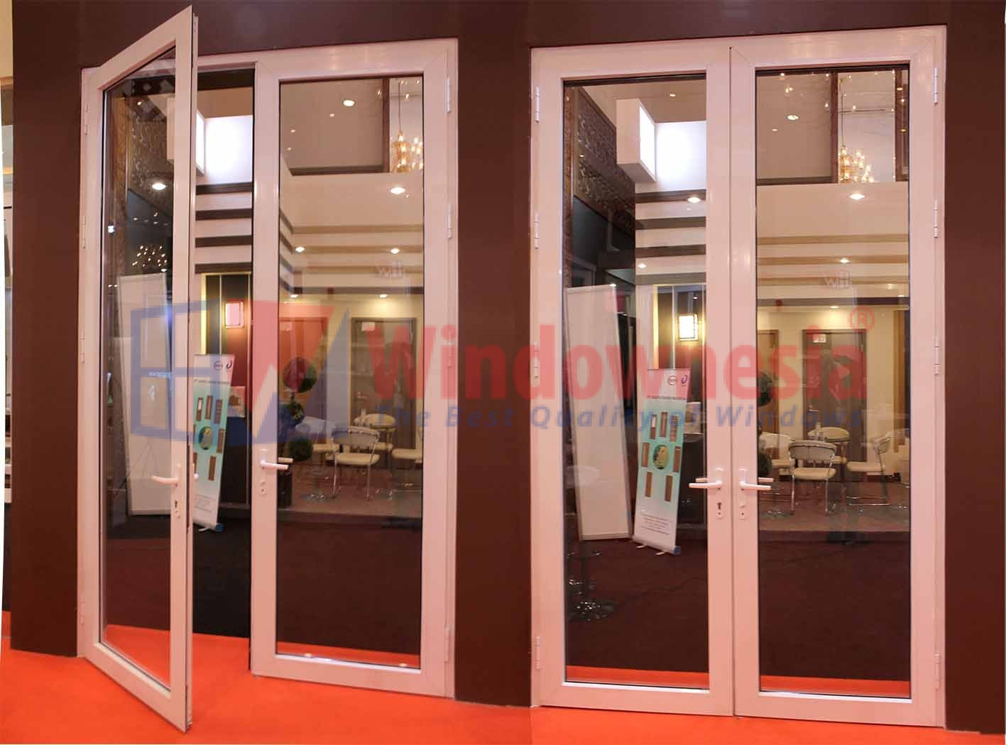 pintu double swing