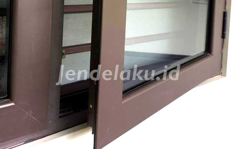 Jendela Aluminium Coklat 1