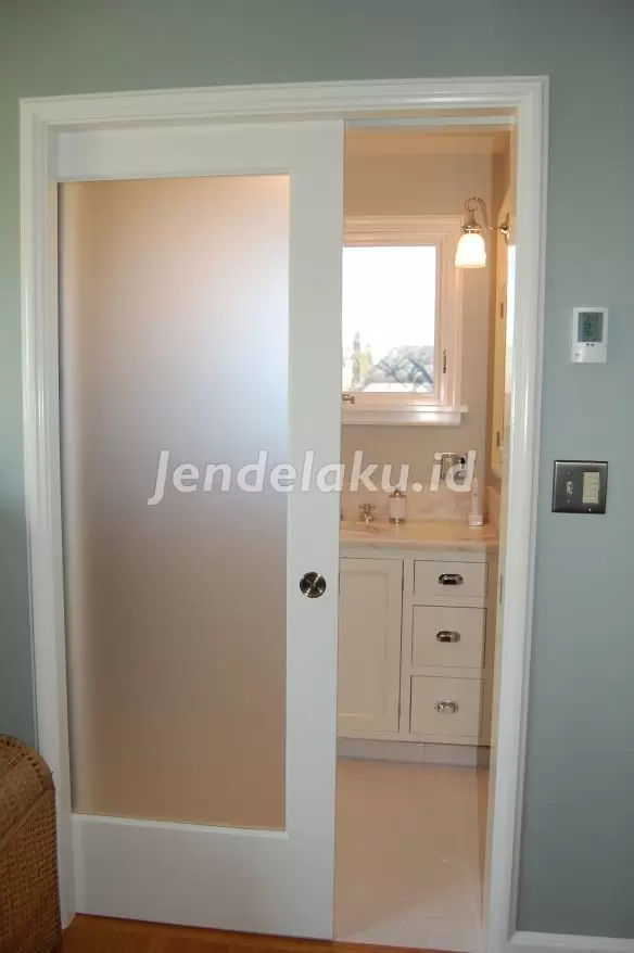 Pintu Kayu Kamar Mandi 1